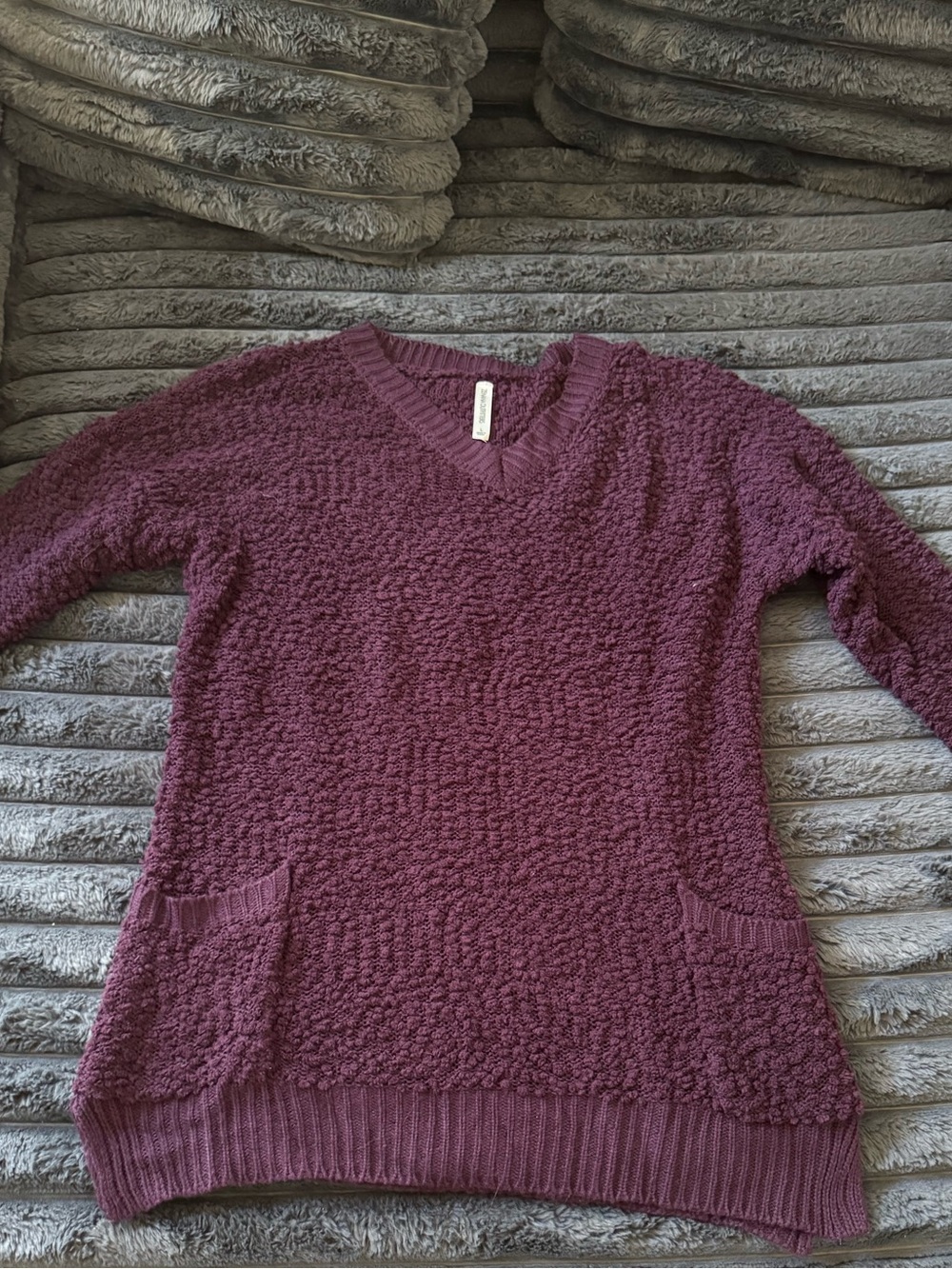Zenana Outfitters V-Neck Popcorn Knit Sweater - Plum
